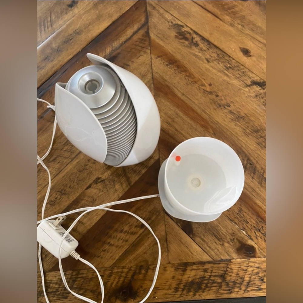 Aromatherapy essential oil diffuser
